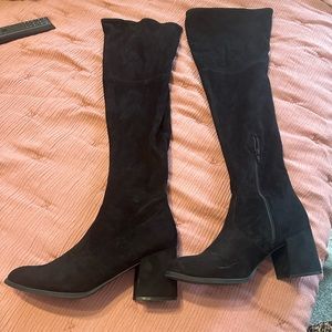Black Knee boots